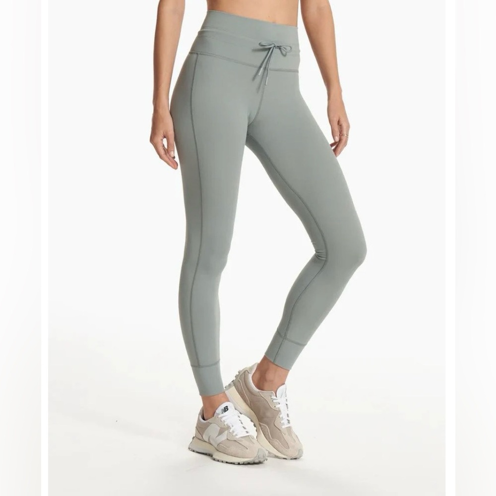 Vuori Daily Form khaki Tan Athletic jogger Leggings